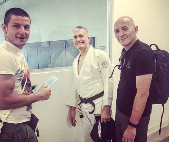 Steve Maxwell with his fellows of Gracie Jiu Jitzu during a fitness training session. Who is Maxwell's wife?